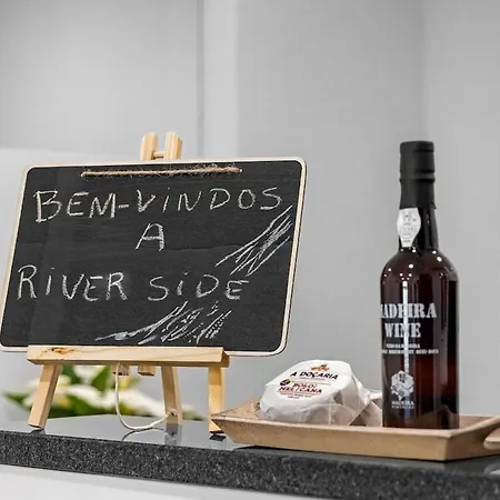 River Side Apartment *